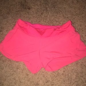 Lululemon speed shorts size 6 2.5’ inch